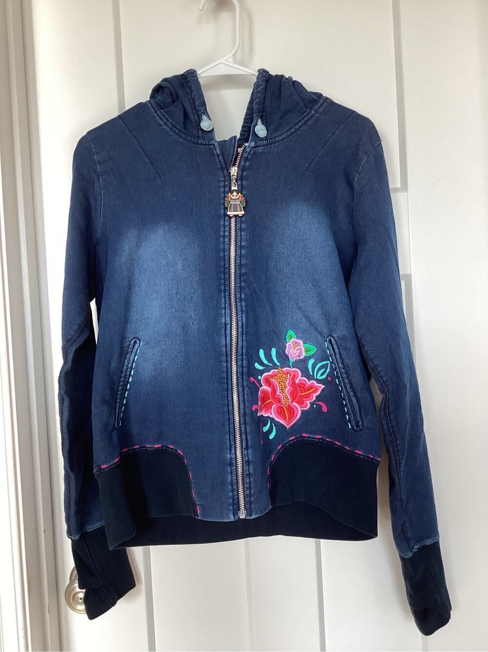 Ay Guey Vibrant Embroidered Denim Hoodie zip up sweatshirt jacket womens large